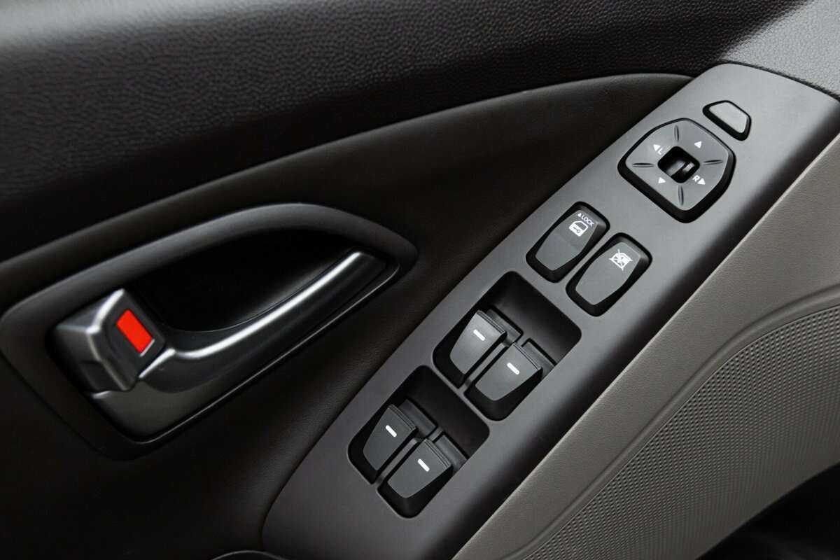 Hyundai ix35 б/у, 2014, Автоматическая. Фото: #5