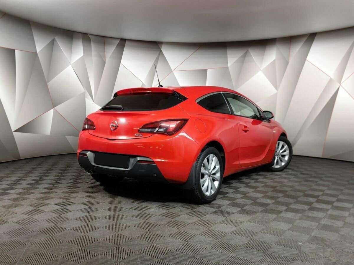 Opel Astra б/у, 2012, Механическая. Фото: #1