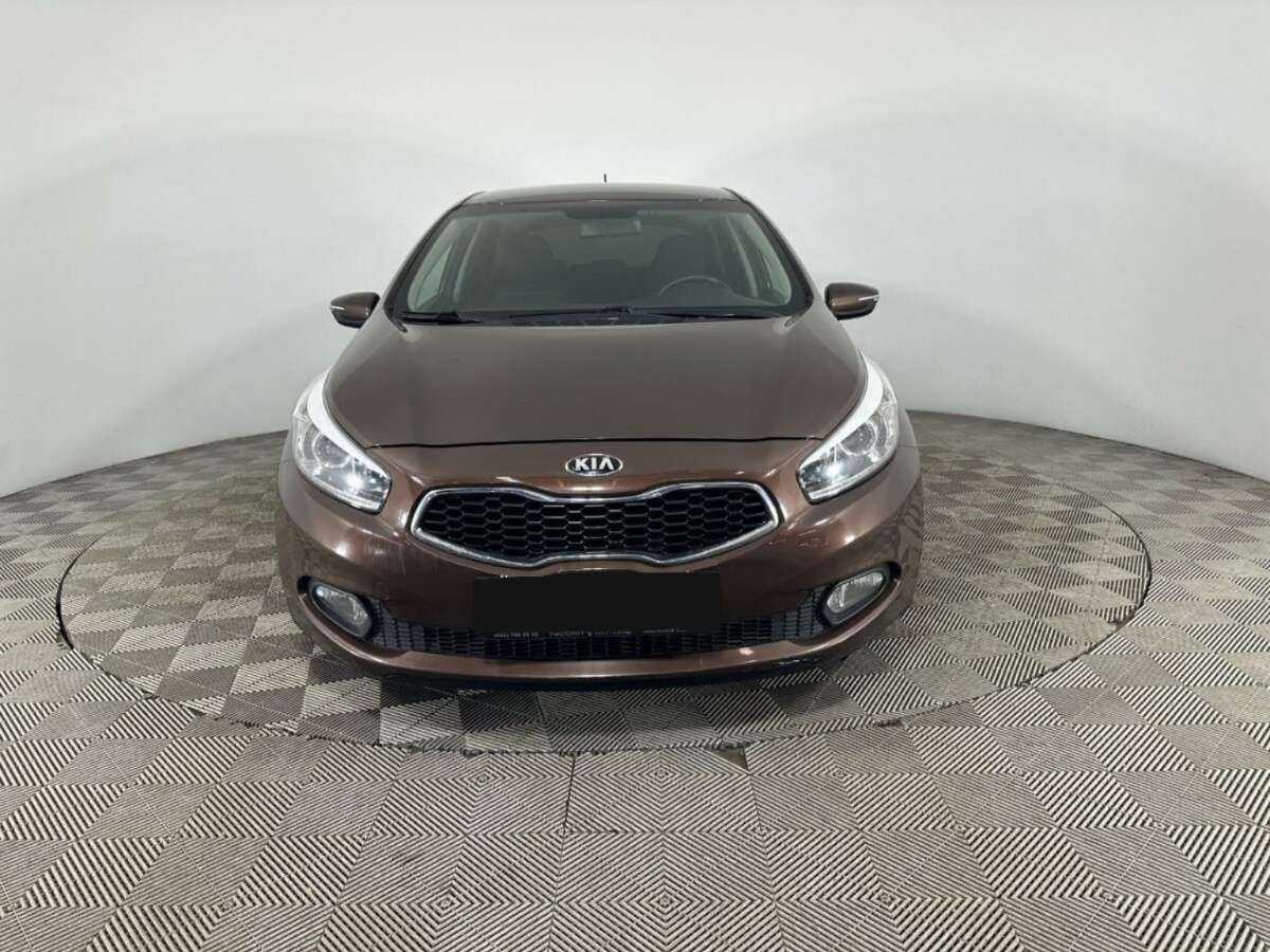 Kia Ceed б/у, 2014, Автоматическая. Фото: #1