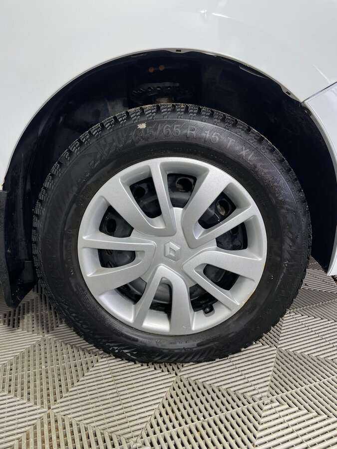 Renault Logan б/у, 2014, Механическая. Фото: #8