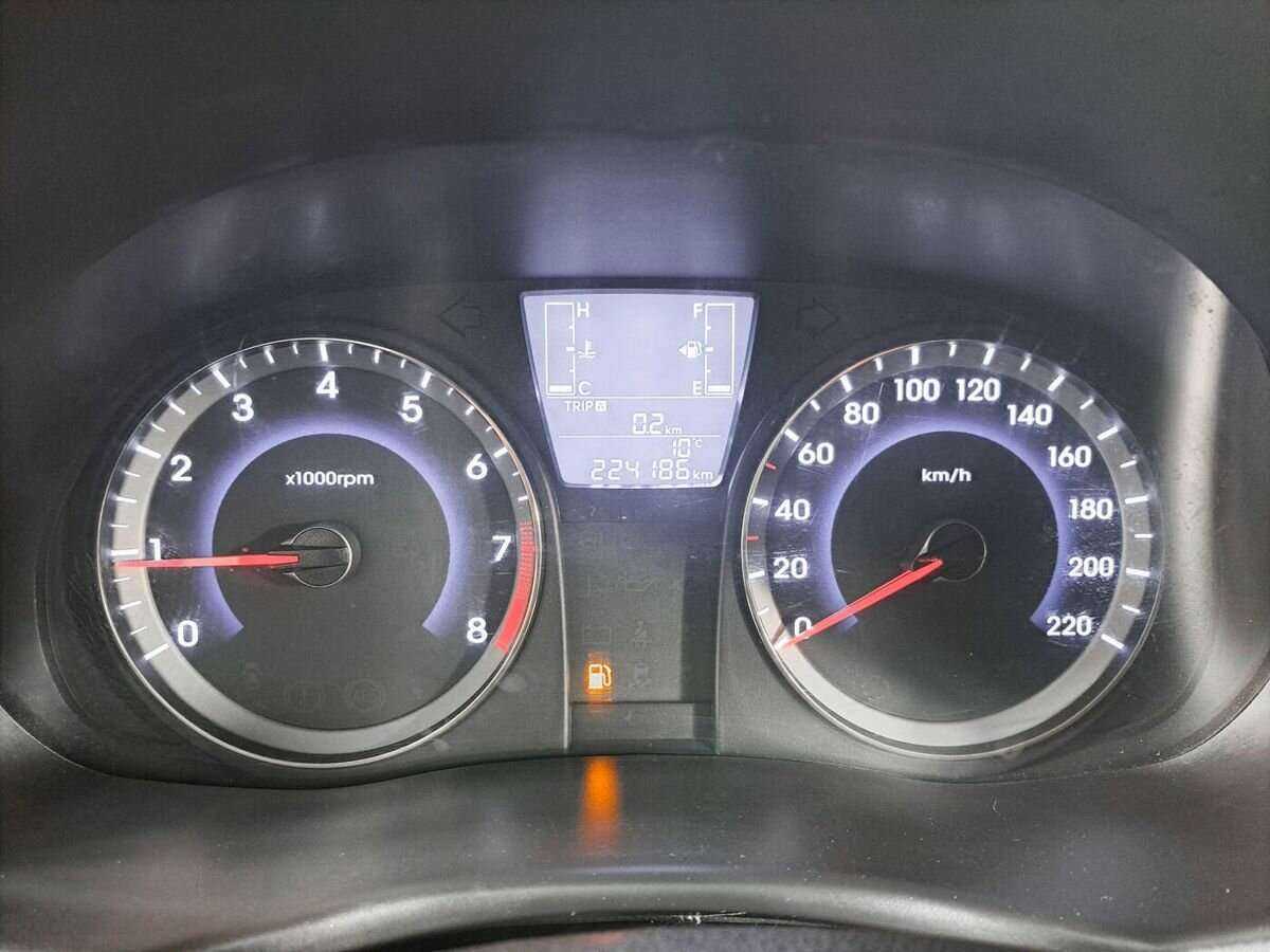 Hyundai Solaris б/у, 2014, Механическая. Фото: #9