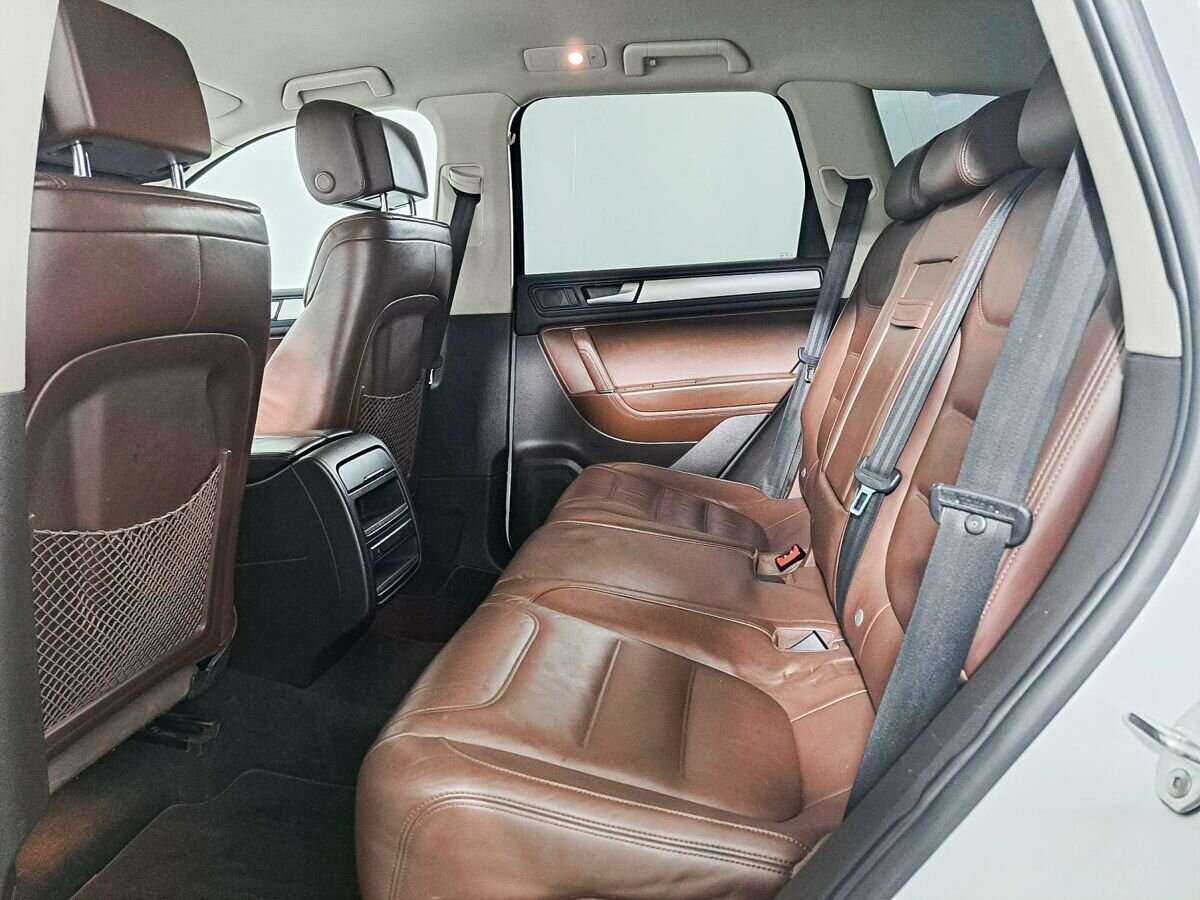 Volkswagen Touareg б/у, 2012, Автоматическая. Фото: #7