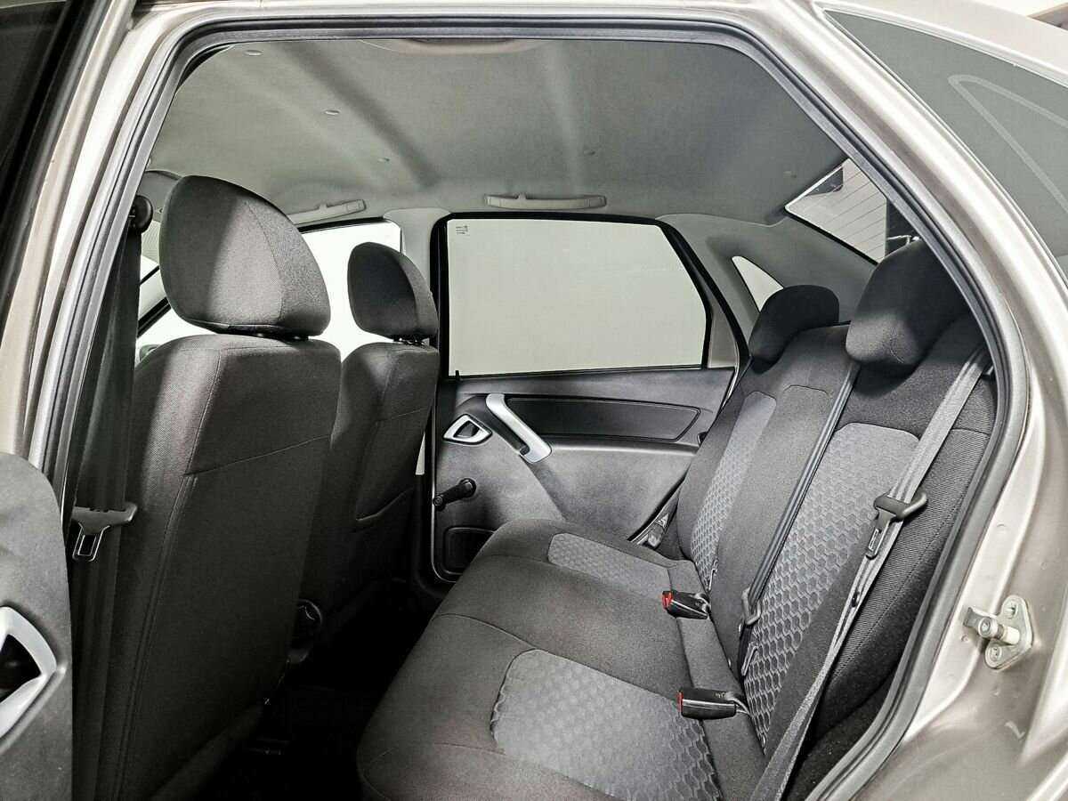 Лада (ВАЗ) Гранта б/у, 2019, Механическая. Фото: #9