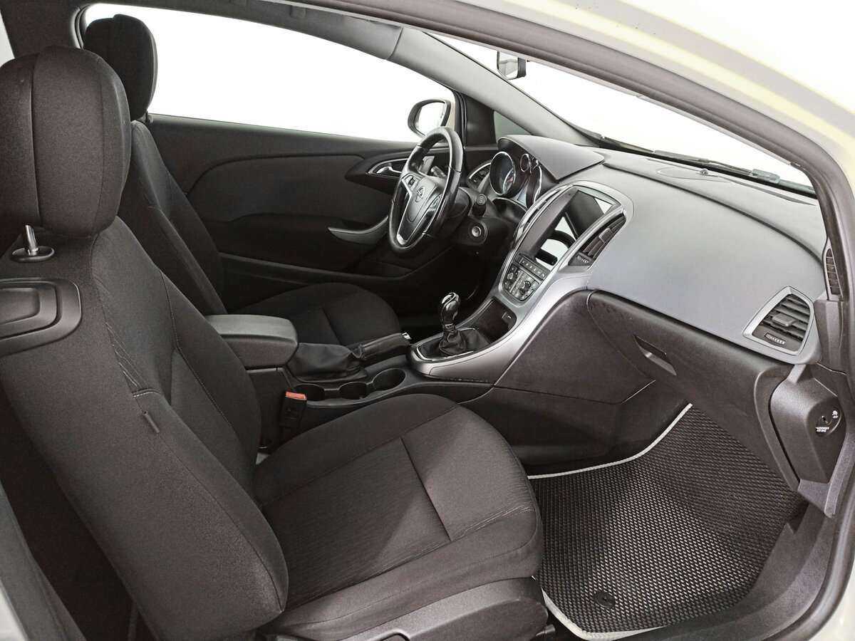 Опель Астра б/у, 2014, Механическая. Фото: #6