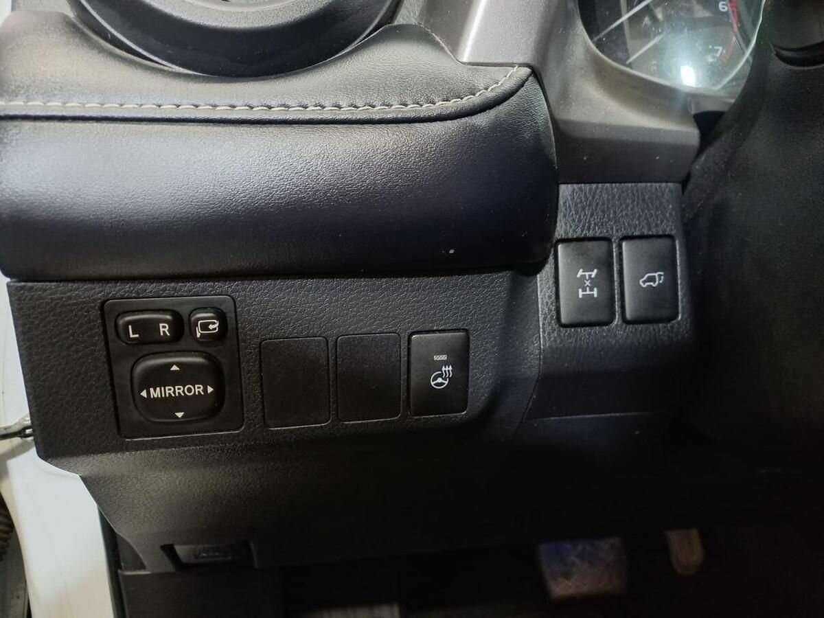 Toyota RAV4 б/у, 2018, Автоматическая. Фото: #12