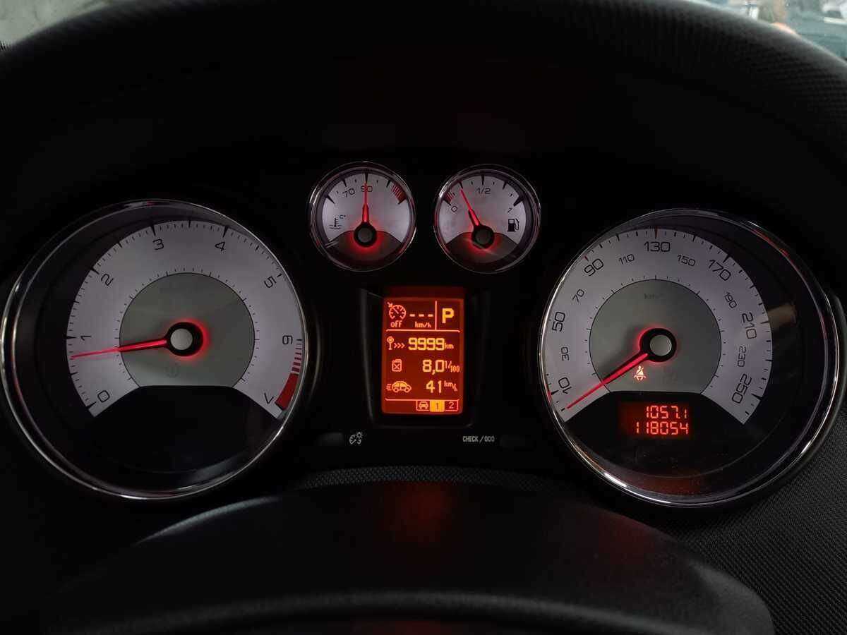 Peugeot 408 б/у, 2016, Автоматическая. Фото: #11