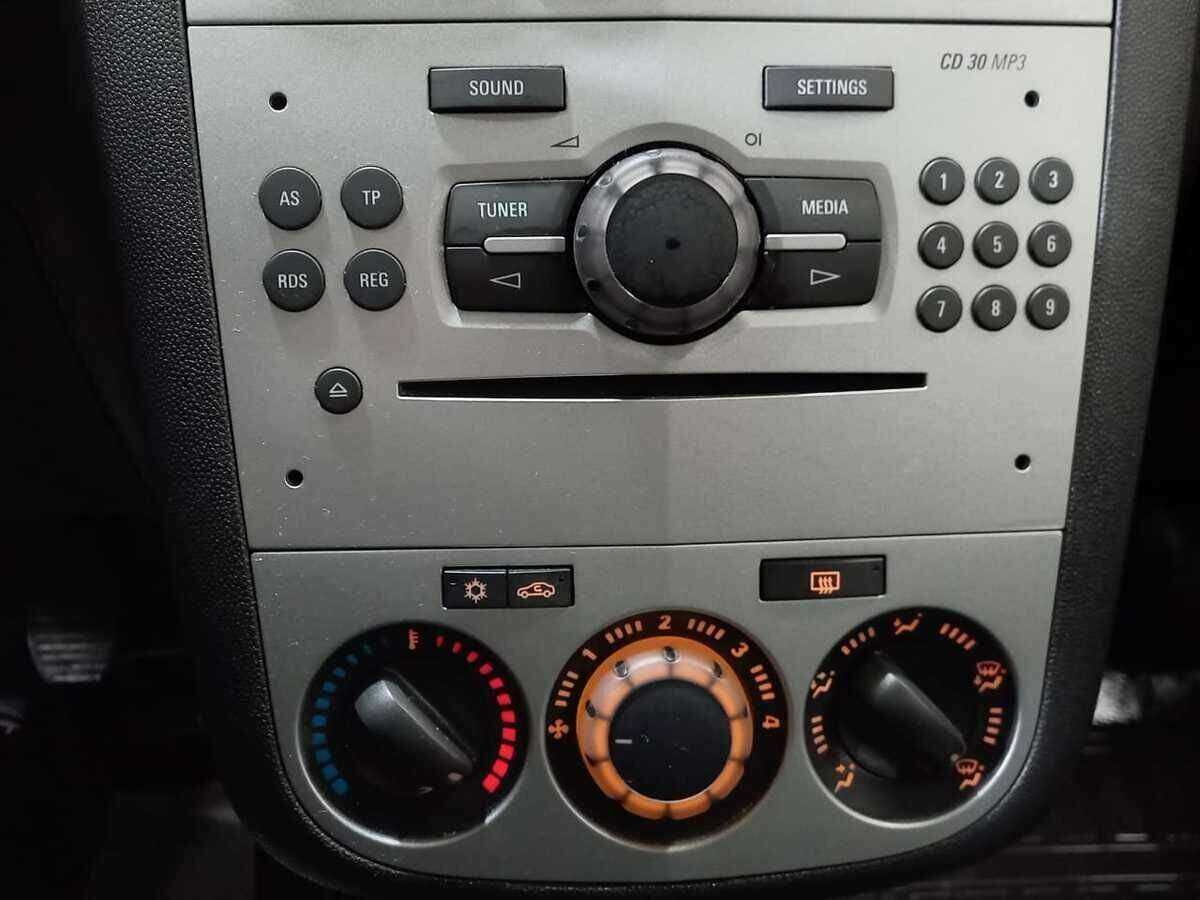 Opel Corsa б/у, 2012, Механическая. Фото: #12