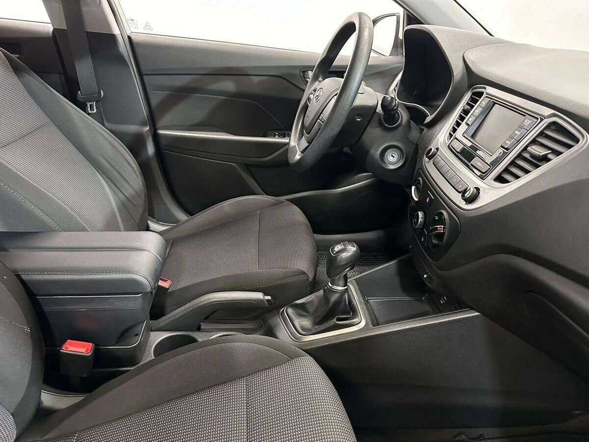 Hyundai Solaris б/у, 2019, Механическая. Фото: #8