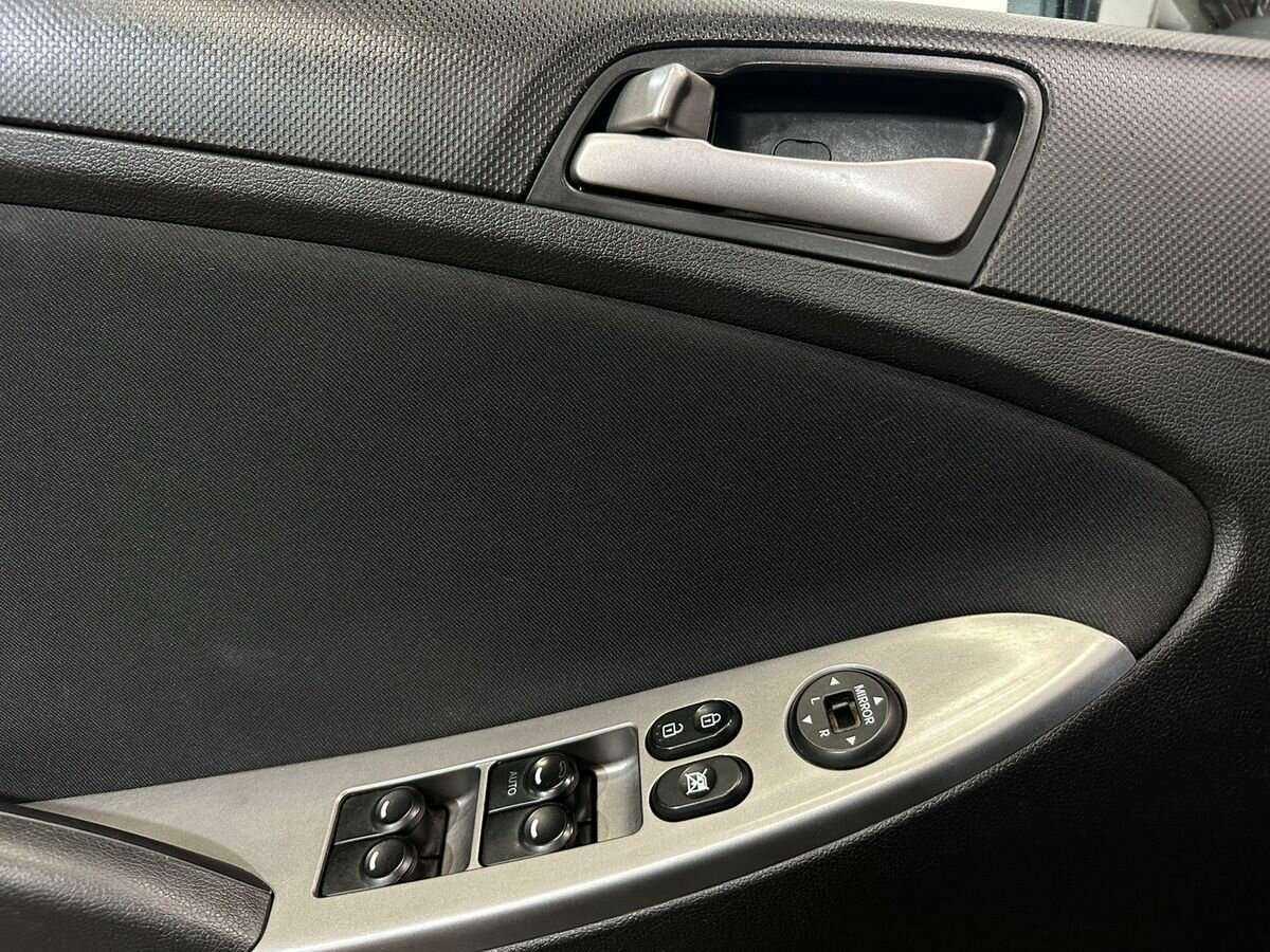 Hyundai Solaris б/у, 2015, Автоматическая. Фото: #13