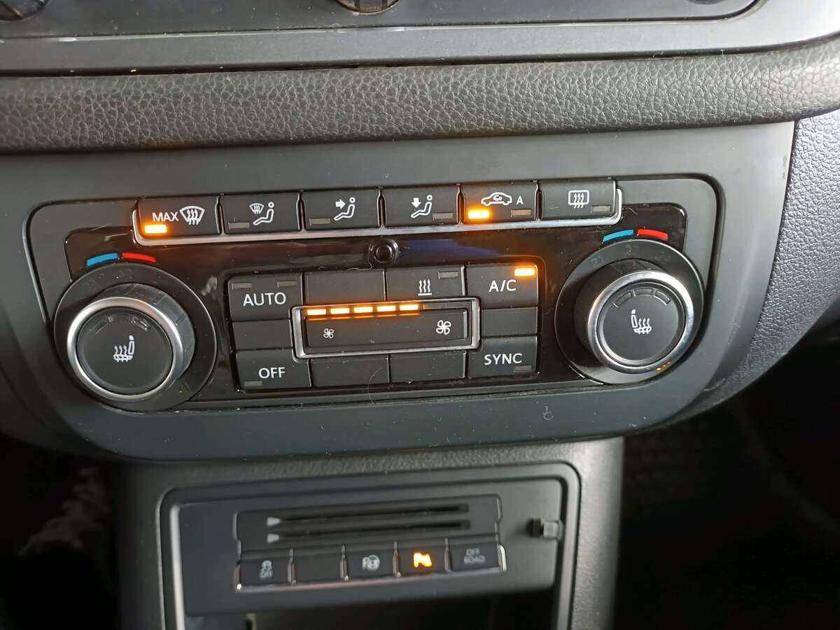 Volkswagen Tiguan б/у, 2013, Автоматическая. Фото: #11