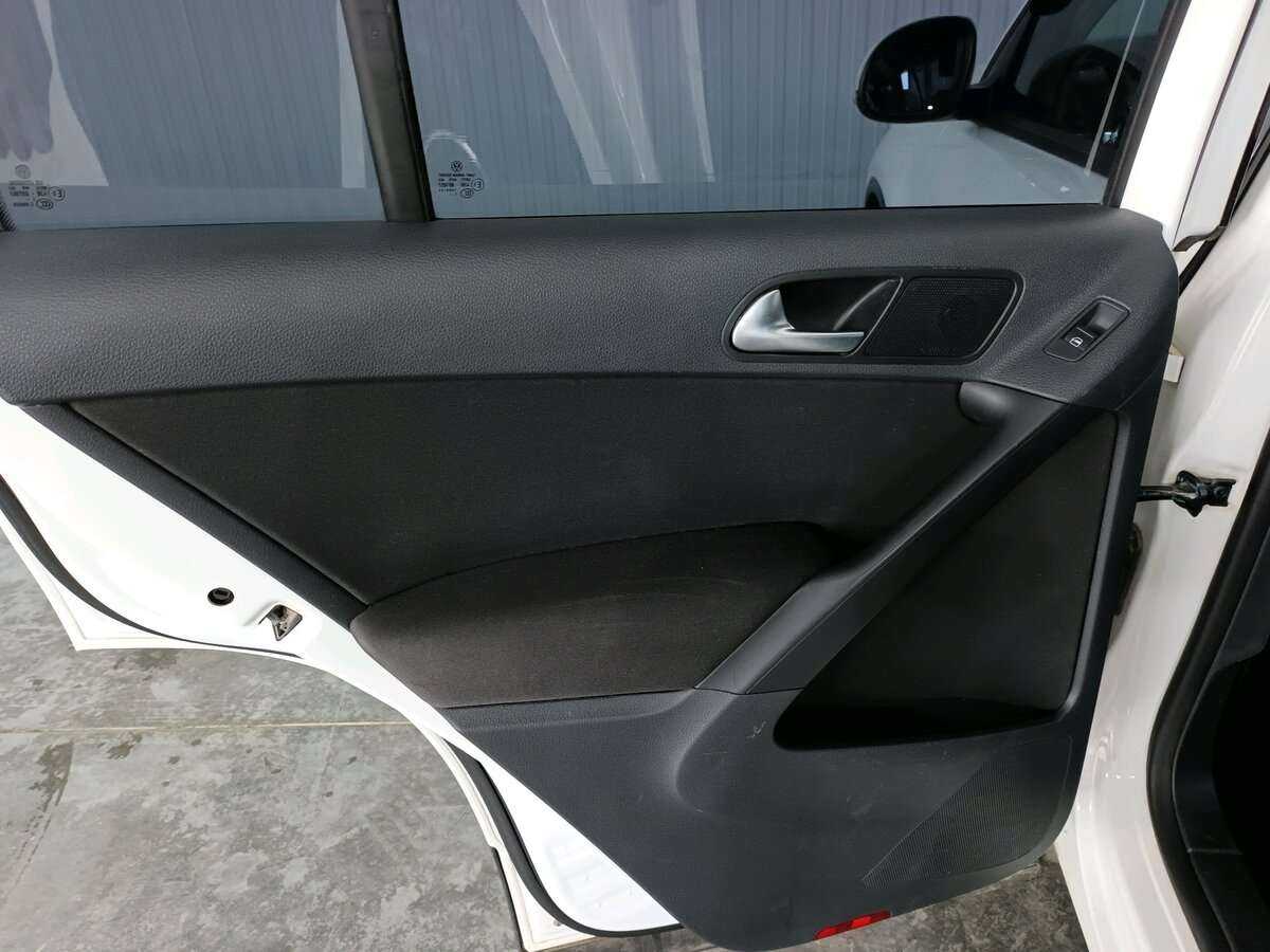 Volkswagen Tiguan б/у, 2013, Автоматическая. Фото: #17