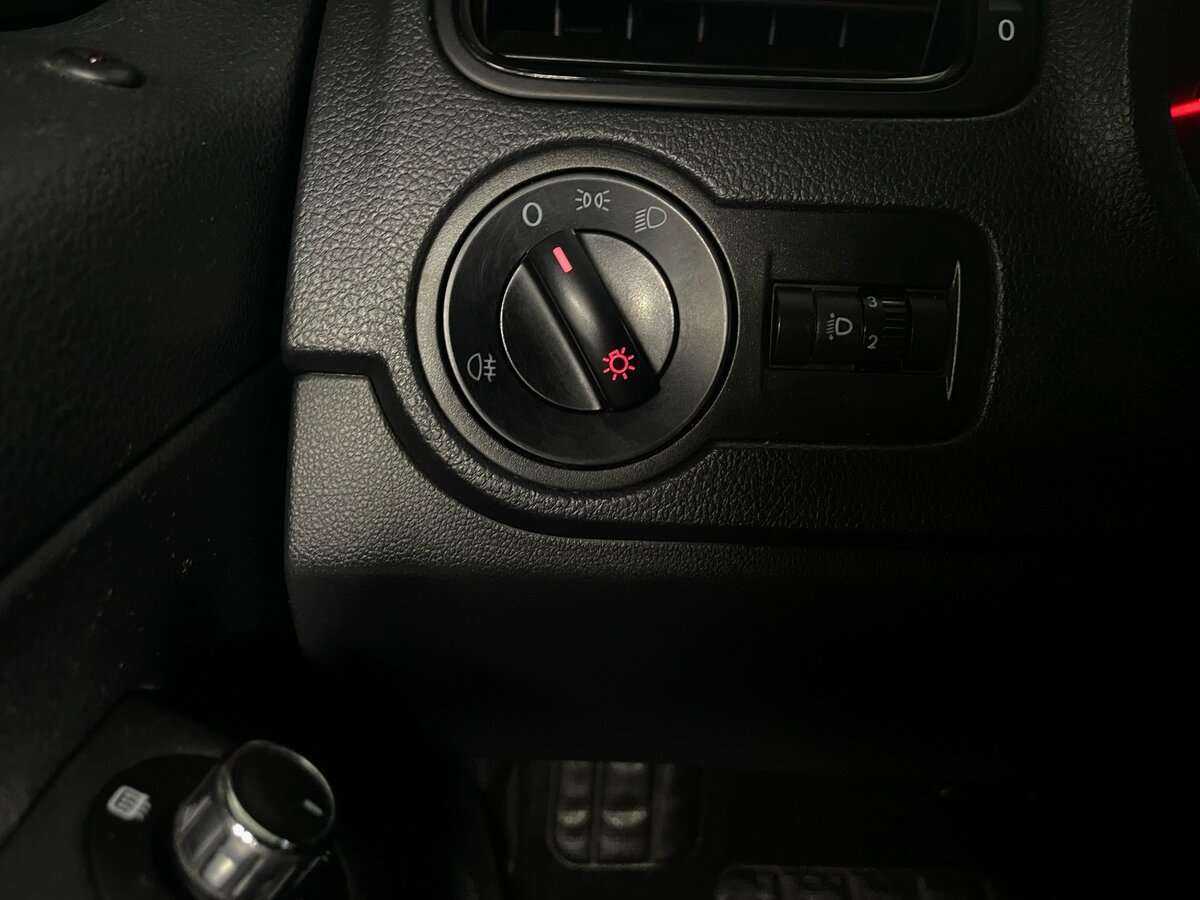 Volkswagen Polo б/у, 2017, Автоматическая. Фото: #17