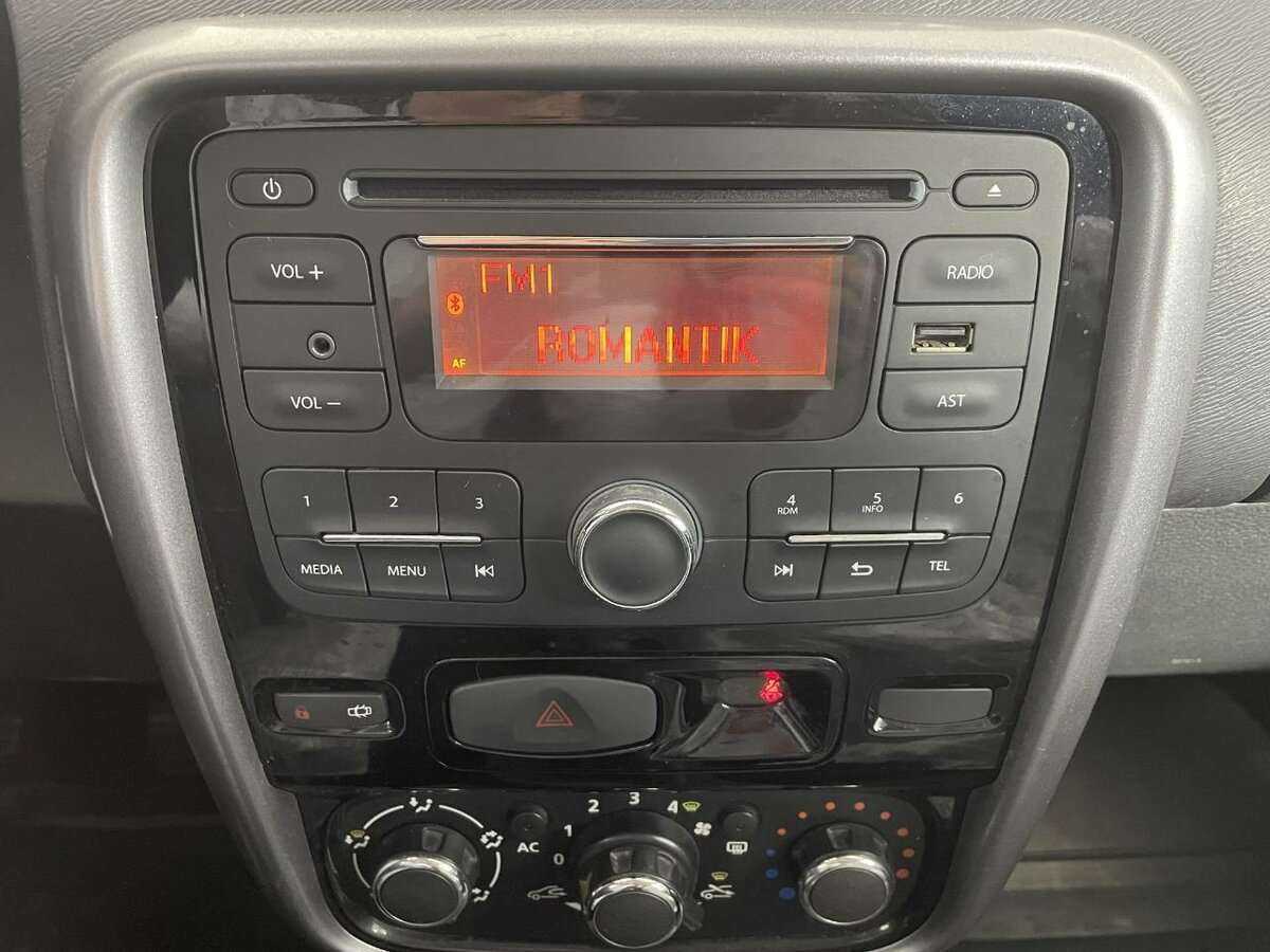 Renault Duster б/у, 2012, Механическая. Фото: #11