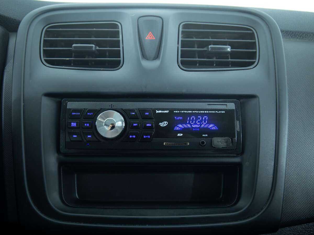 Renault Sandero б/у, 2017, Механическая. Фото: #11