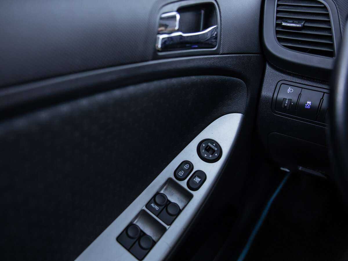 Hyundai Solaris б/у, 2012, Автоматическая. Фото: #10