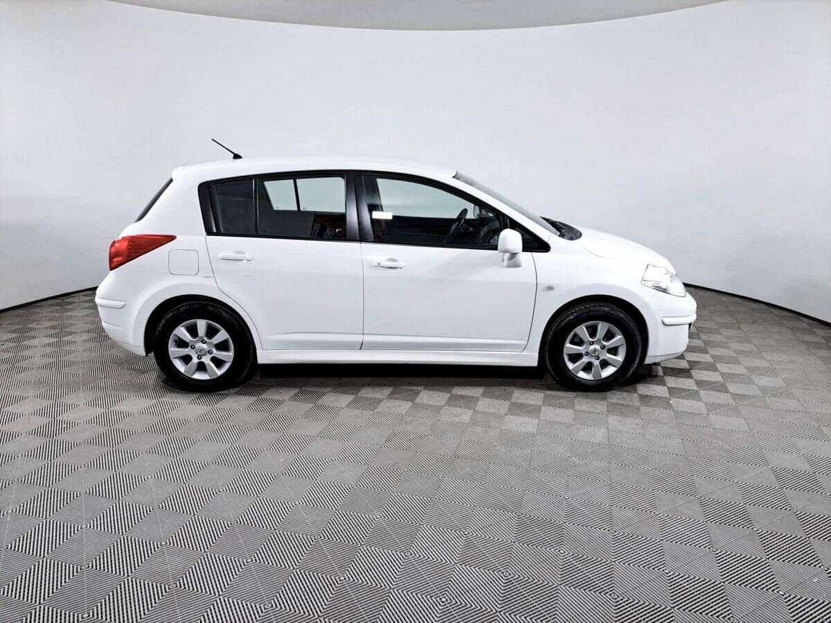 Nissan Tiida б/у, 2012, Механическая. Фото: #3