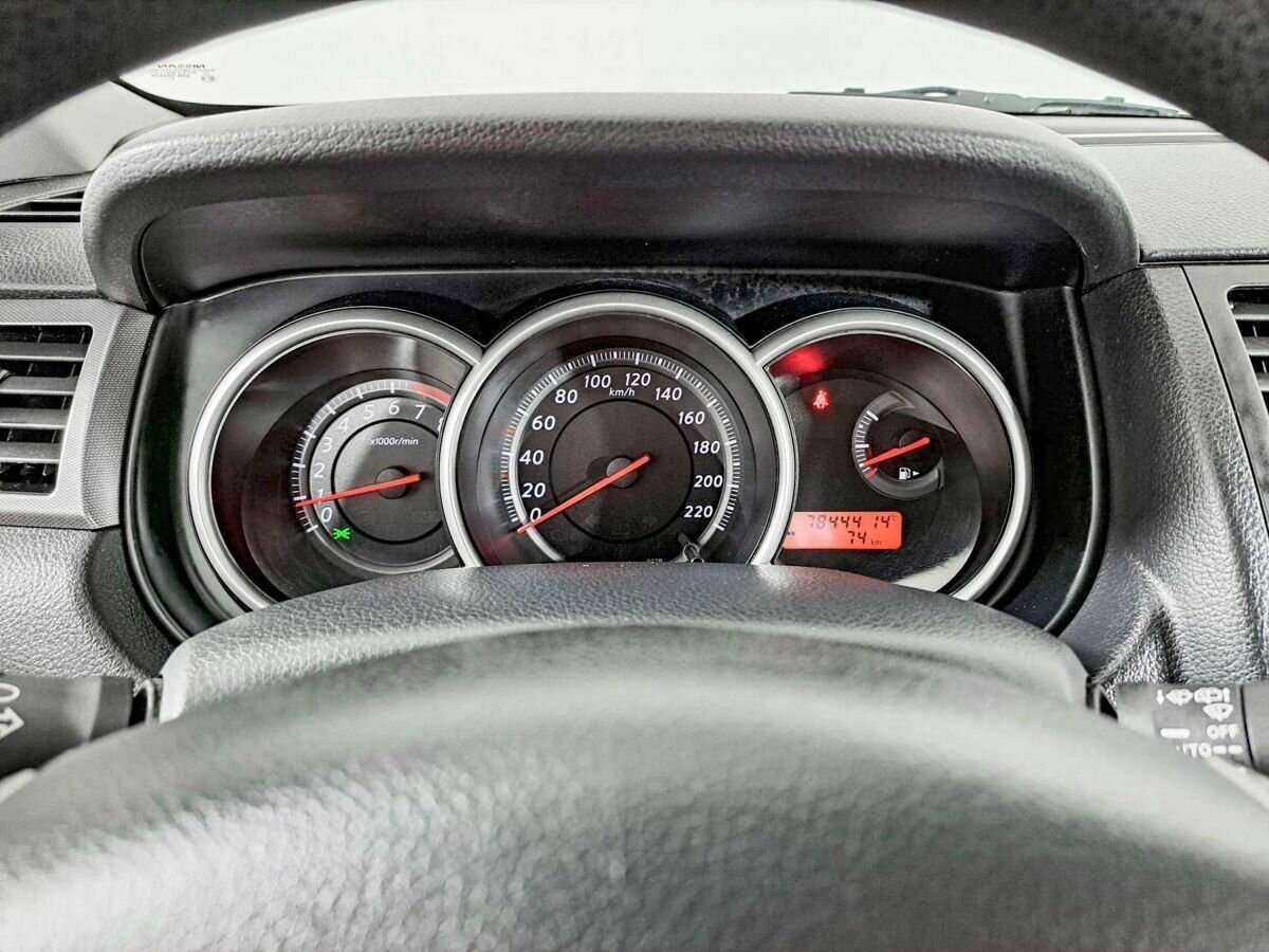 Nissan Tiida б/у, 2012, Механическая. Фото: #10