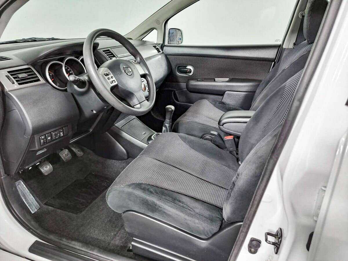 Nissan Tiida б/у, 2012, Механическая. Фото: #13