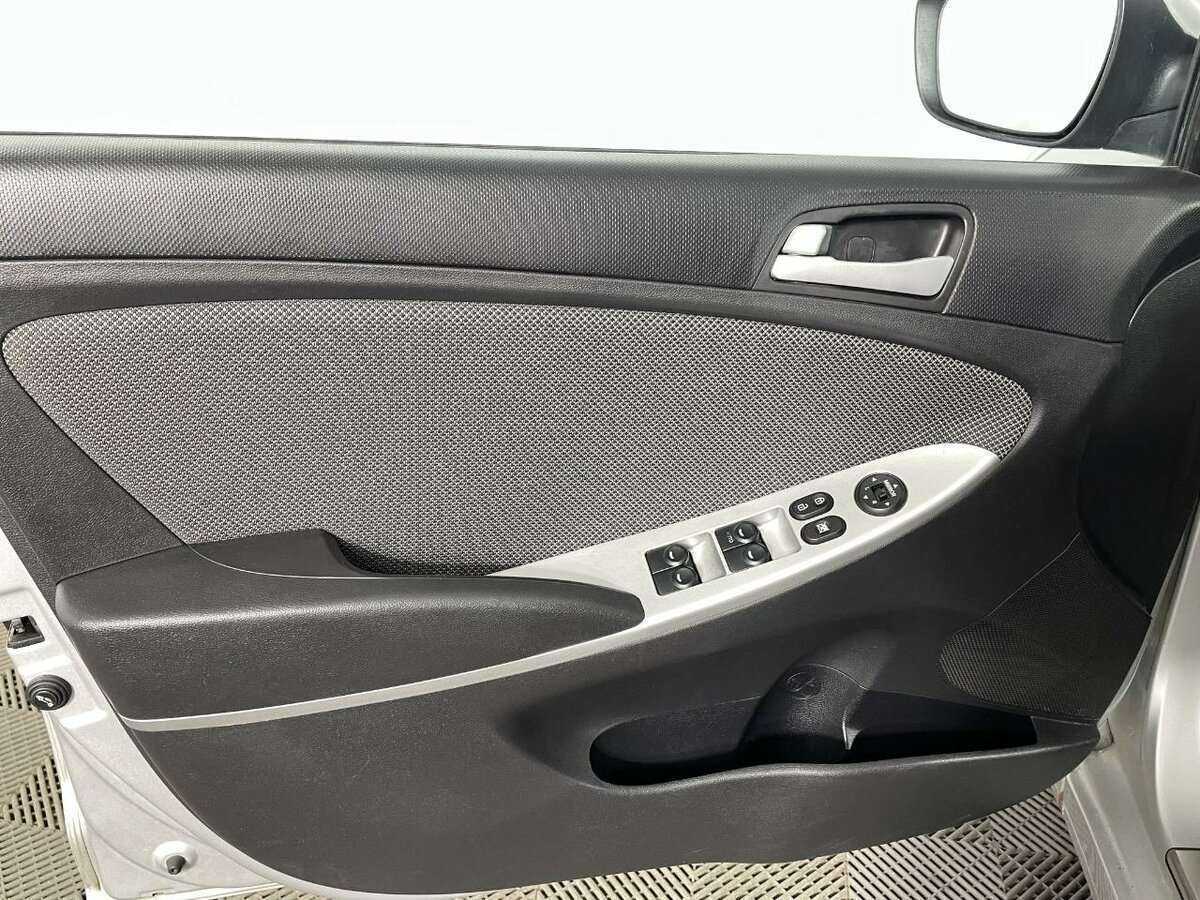 Hyundai Solaris б/у, 2014, Механическая. Фото: #7