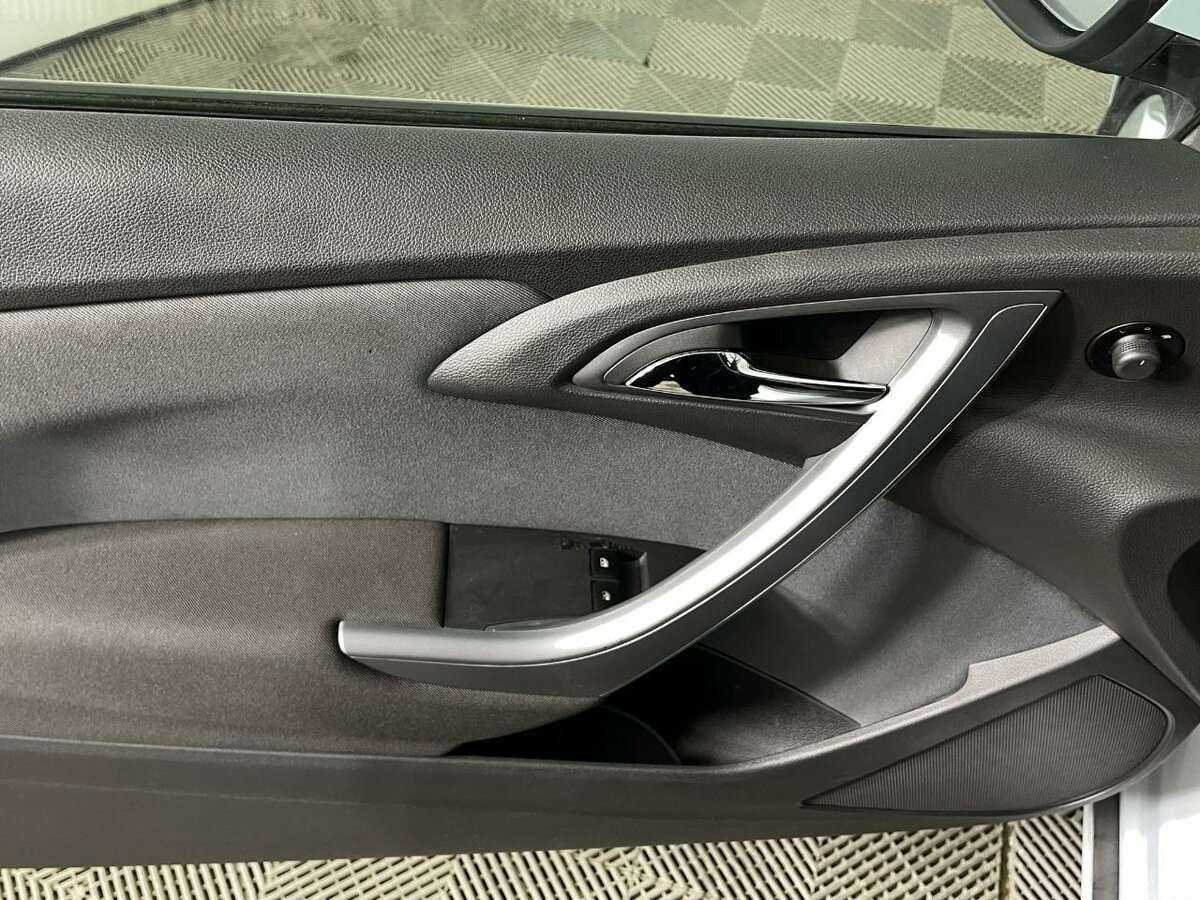 Opel Astra б/у, 2013, Автоматическая. Фото: #7