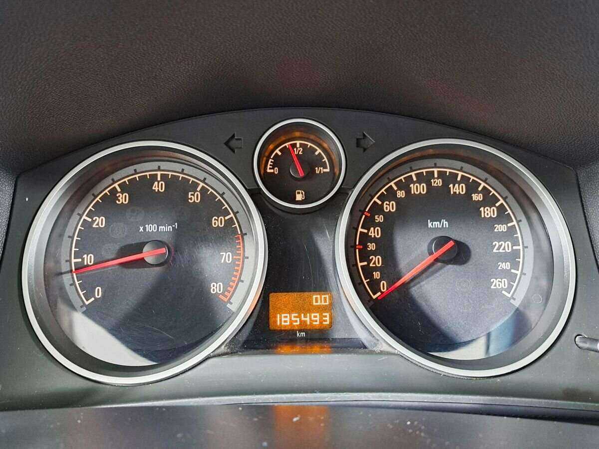 Opel Astra б/у, 2013, Механическая. Фото: #11