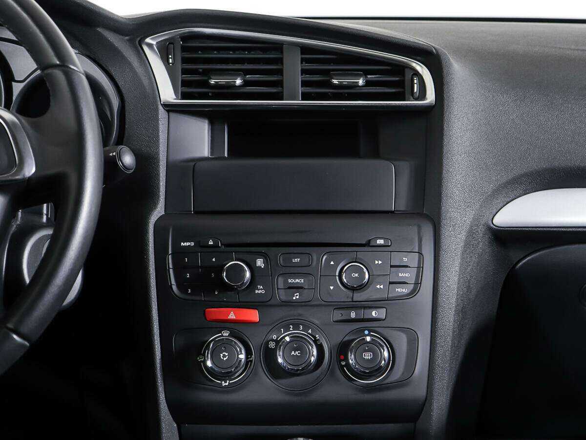 Citroen C4 б/у, 2015, Механическая. Фото: #11