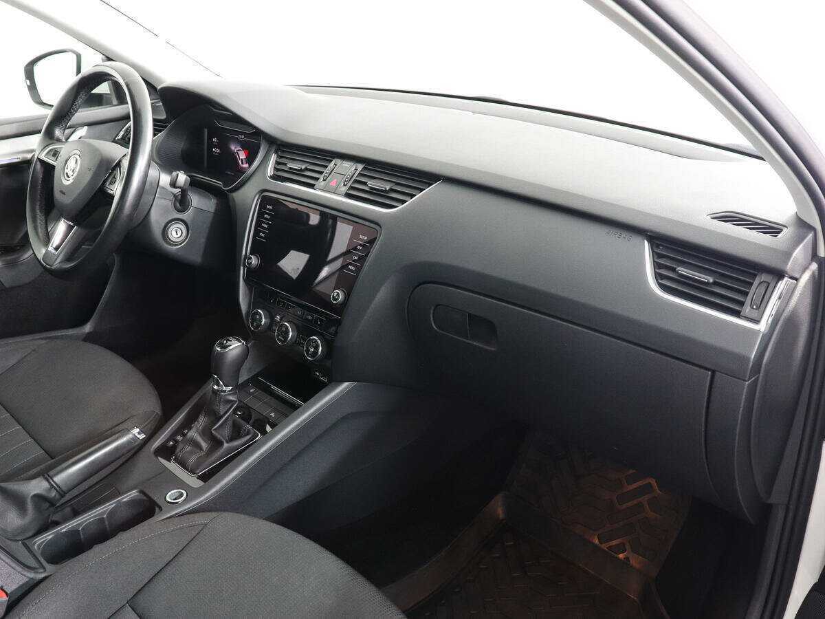 Skoda Octavia б/у, 2018, Роботизированная. Фото: #9