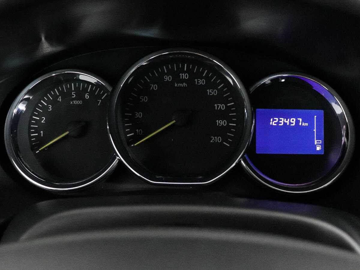 Рено Логан б/у, 2018, Механическая. Фото: #9