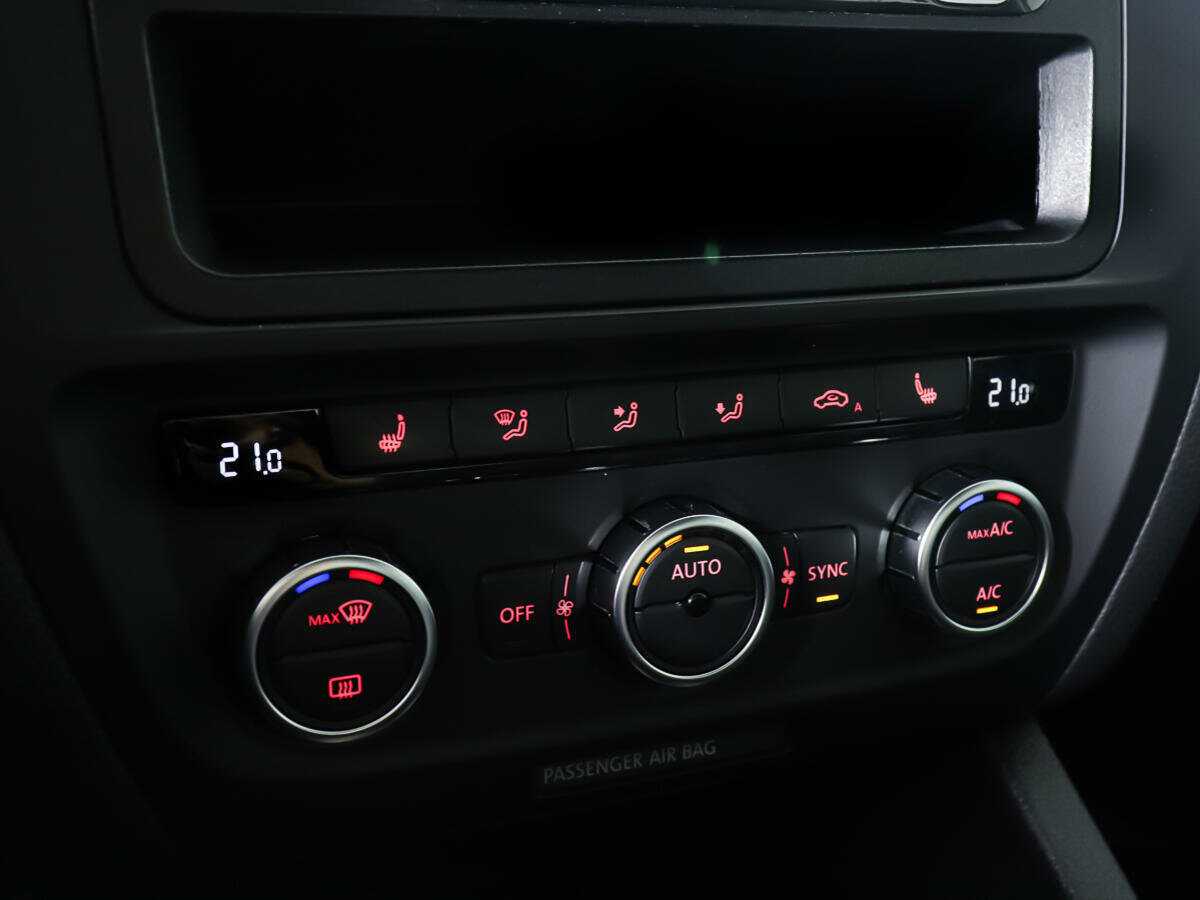 Volkswagen Jetta б/у, 2012, Автоматическая. Фото: #12