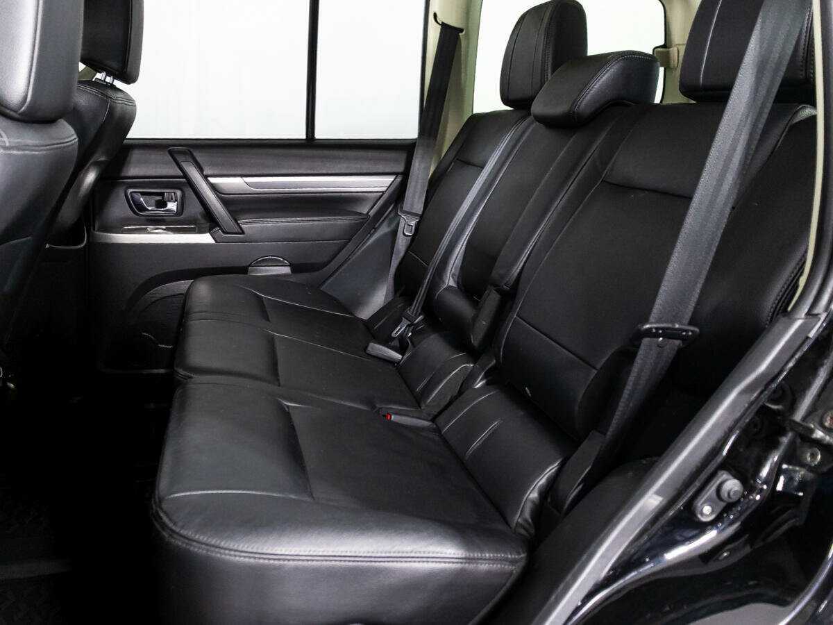 Mitsubishi Pajero б/у, 2015, Автоматическая. Фото: #9