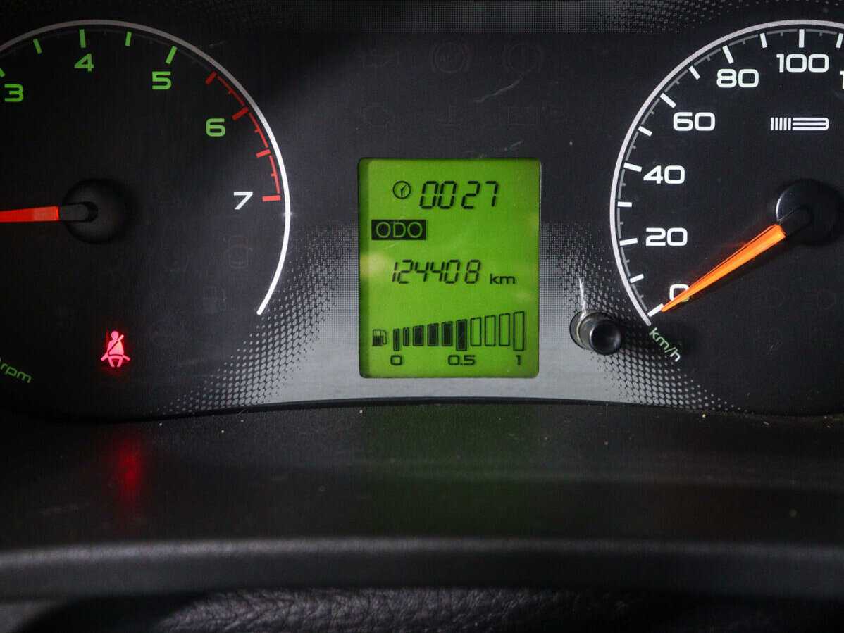 Лада (ВАЗ) Гранта б/у, 2013, Механическая. Фото: #8