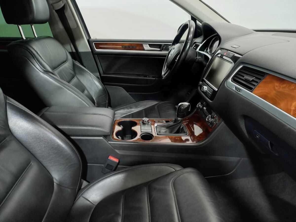 Volkswagen Touareg б/у, 2013, Автоматическая. Фото: #9