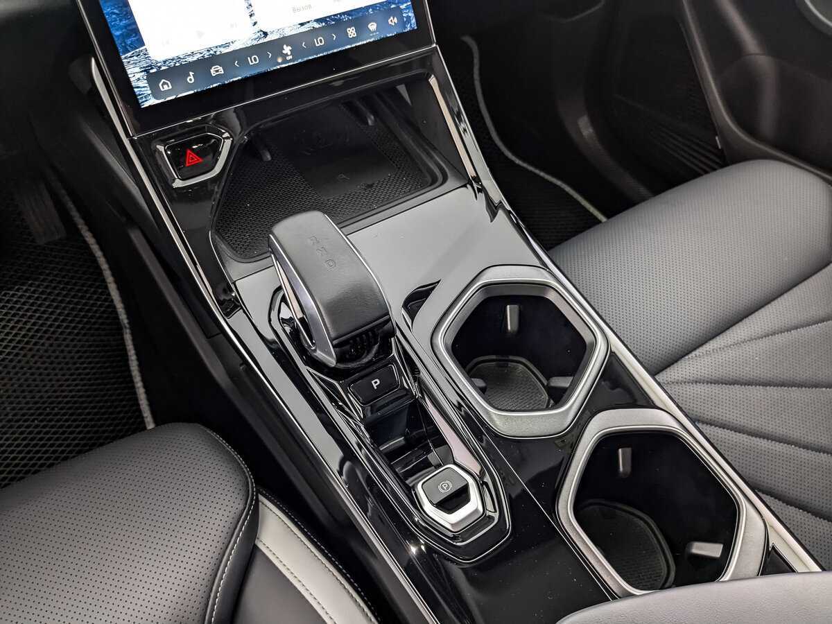 Geely Atlas б/у, 2024, Роботизированная. Фото: #21