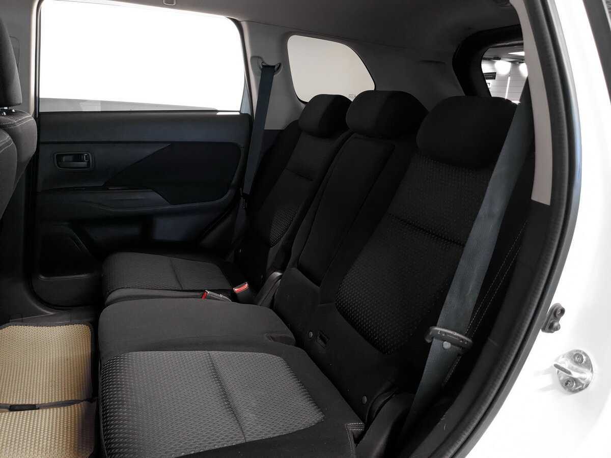 Mitsubishi Outlander б/у, 2017, Вариатор. Фото: #9