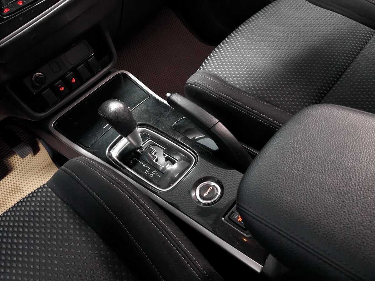 Mitsubishi Outlander б/у, 2017, Вариатор. Фото: #14