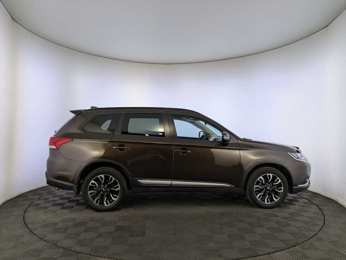 Mitsubishi Outlander б/у, 2022, Вариатор. Фото: #3