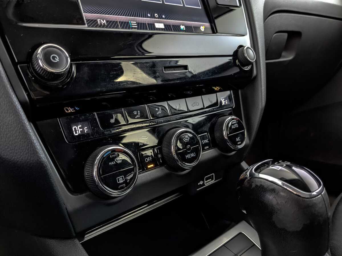 Шкода Октавия б/у, 2020, Роботизированная. Фото: #16