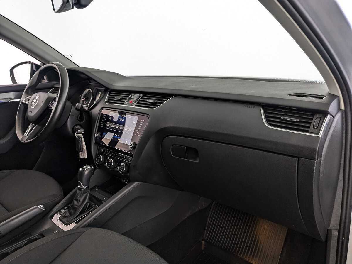 Шкода Октавия б/у, 2018, Роботизированная. Фото: #8