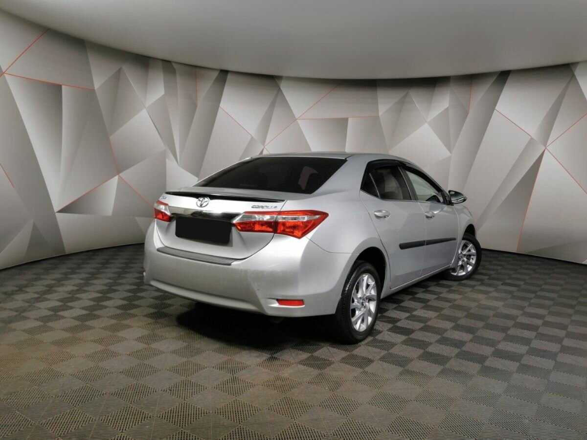 Toyota Corolla б/у, 2013, Механическая. Фото: #1
