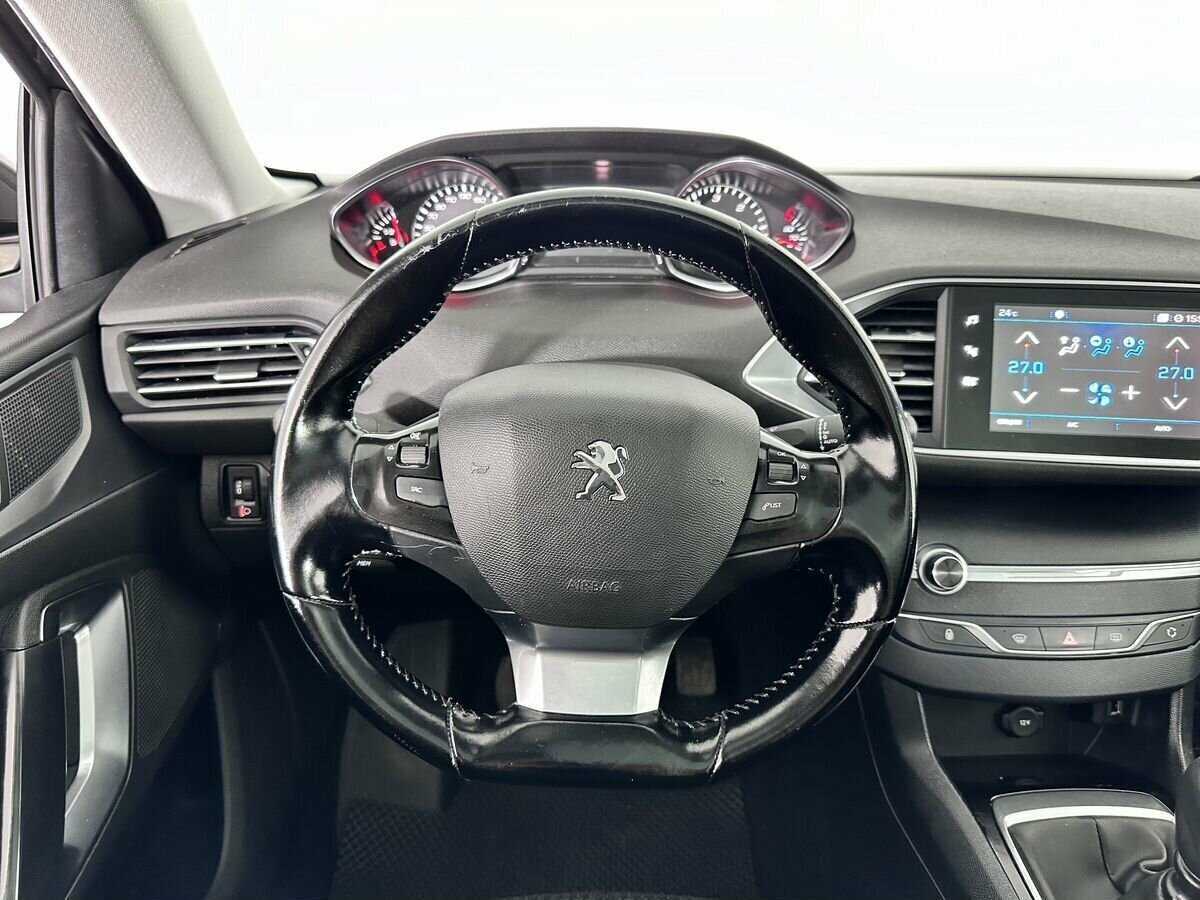 Peugeot 308 б/у, 2018, Механическая. Фото: #8