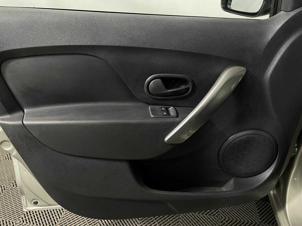 Renault Logan б/у, 2018, Механическая. Фото: #7