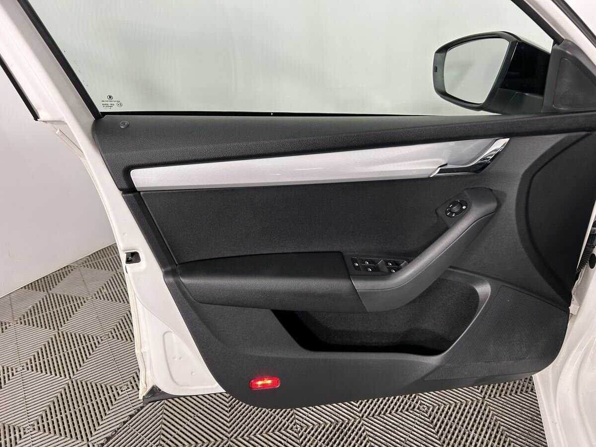 Шкода Октавия б/у, 2014, Роботизированная. Фото: #7