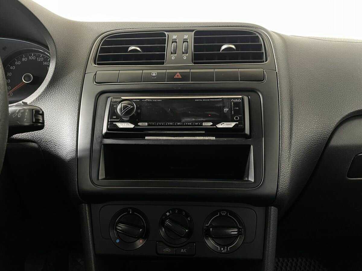 Volkswagen Polo б/у, 2017, Механическая. Фото: #11