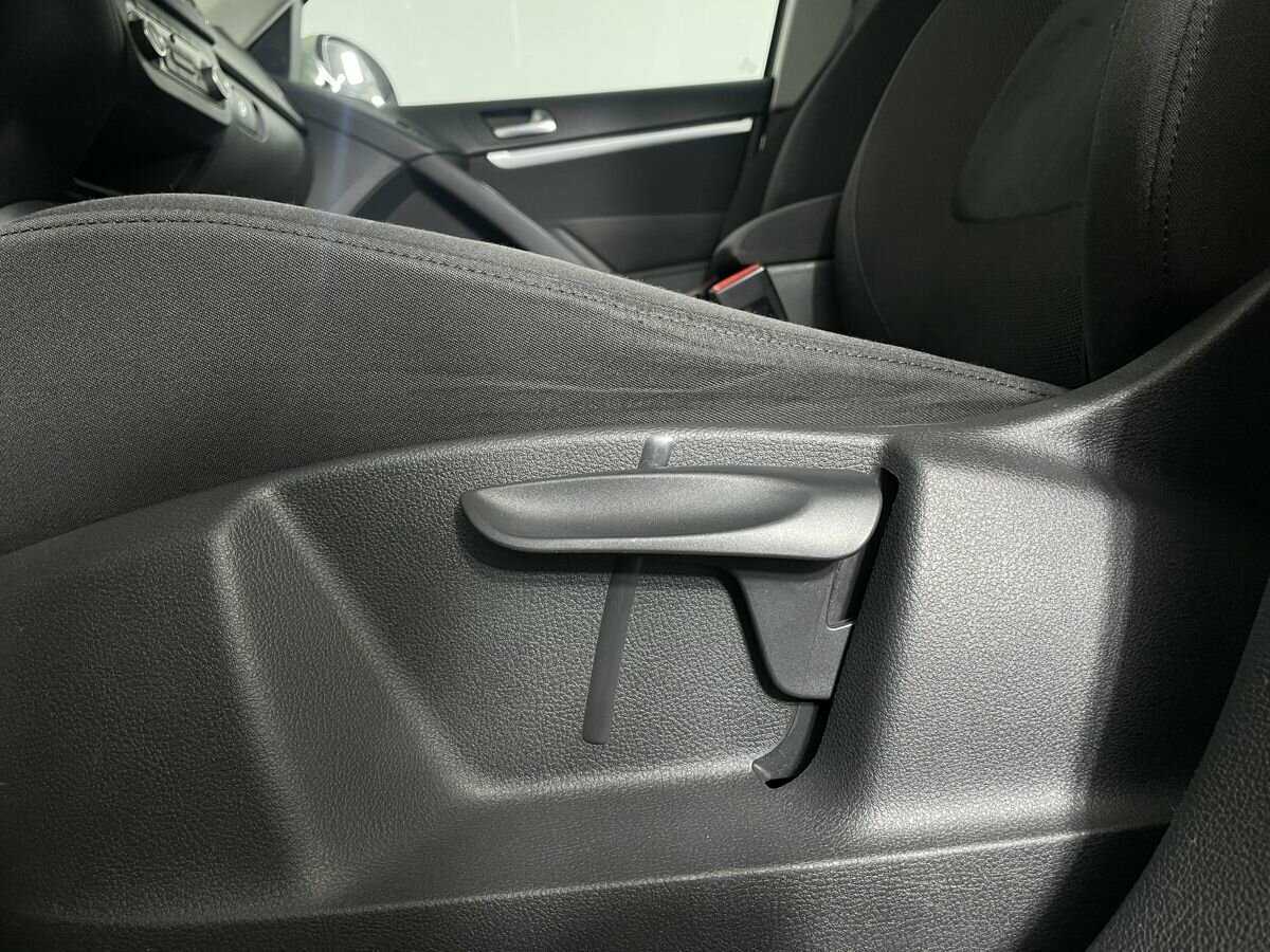 Volkswagen Tiguan б/у, 2012, Автоматическая. Фото: #9