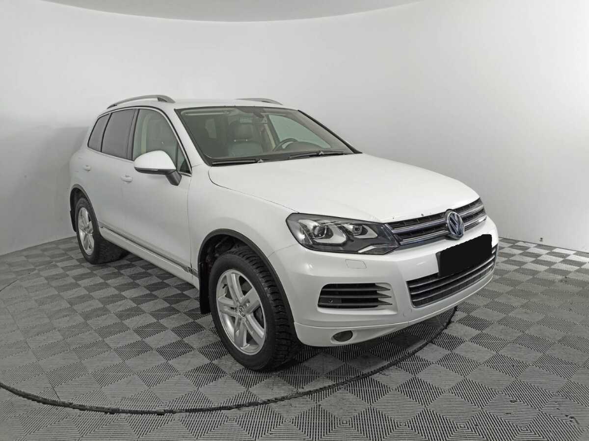 Volkswagen Touareg б/у, 2013, Автоматическая. Фото: #2