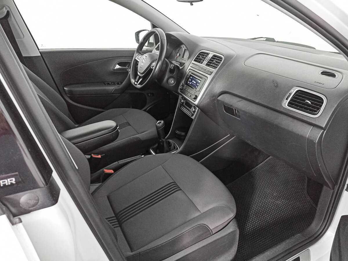 Volkswagen Polo б/у, 2017, Механическая. Фото: #8