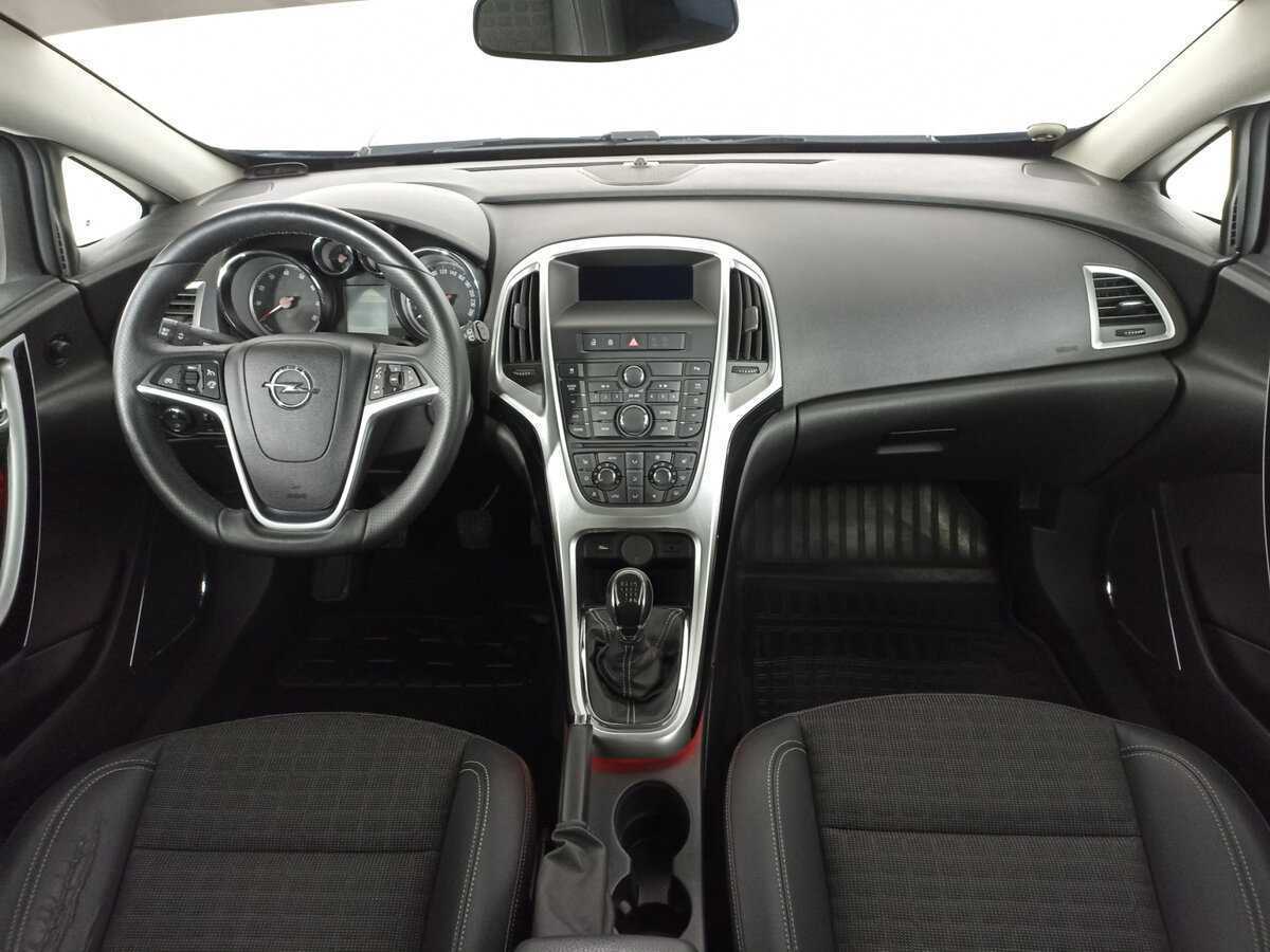Opel Astra б/у, 2013, Механическая. Фото: #11