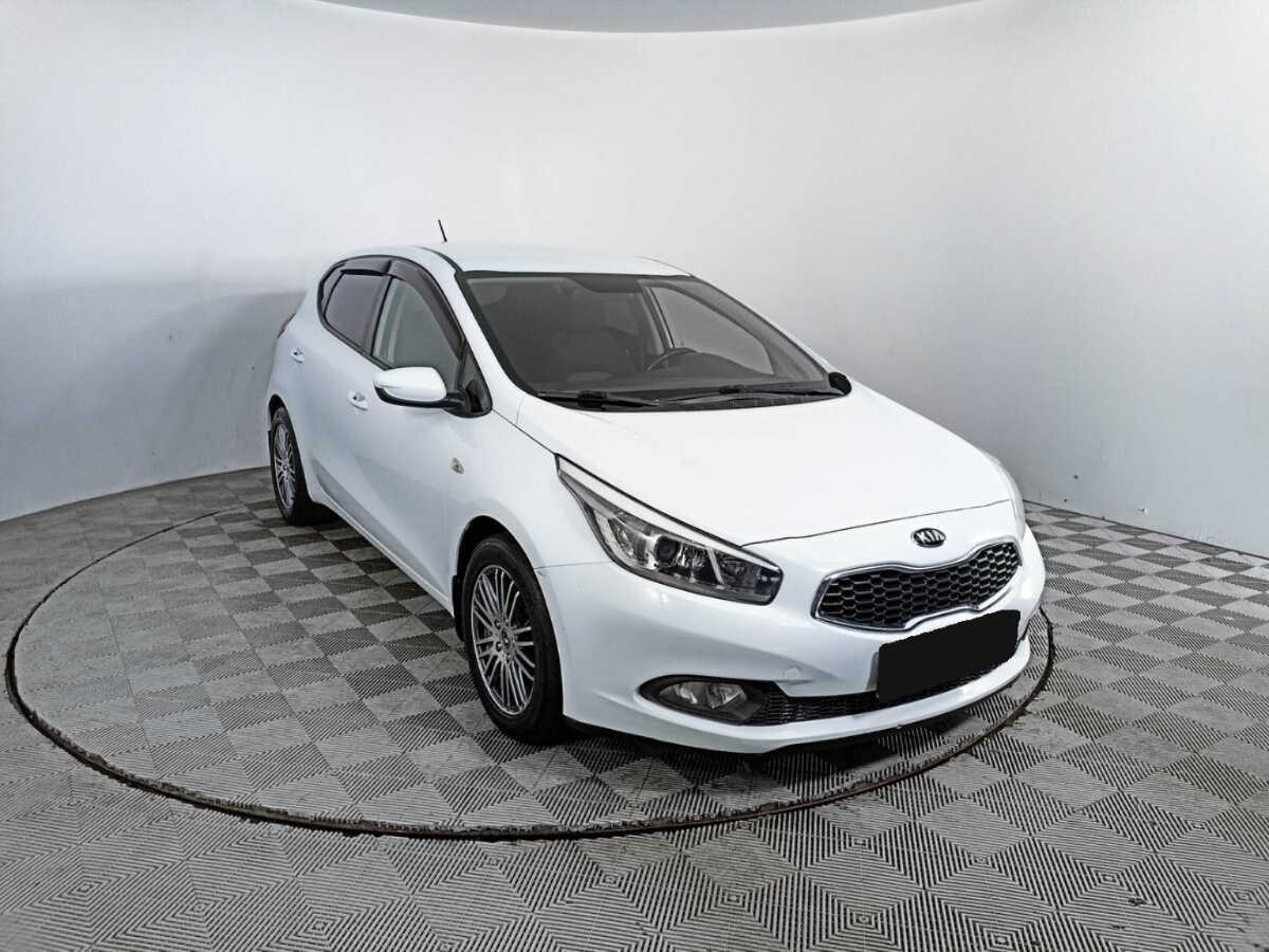 Kia Ceed б/у, 2014, Автоматическая. Фото: #2