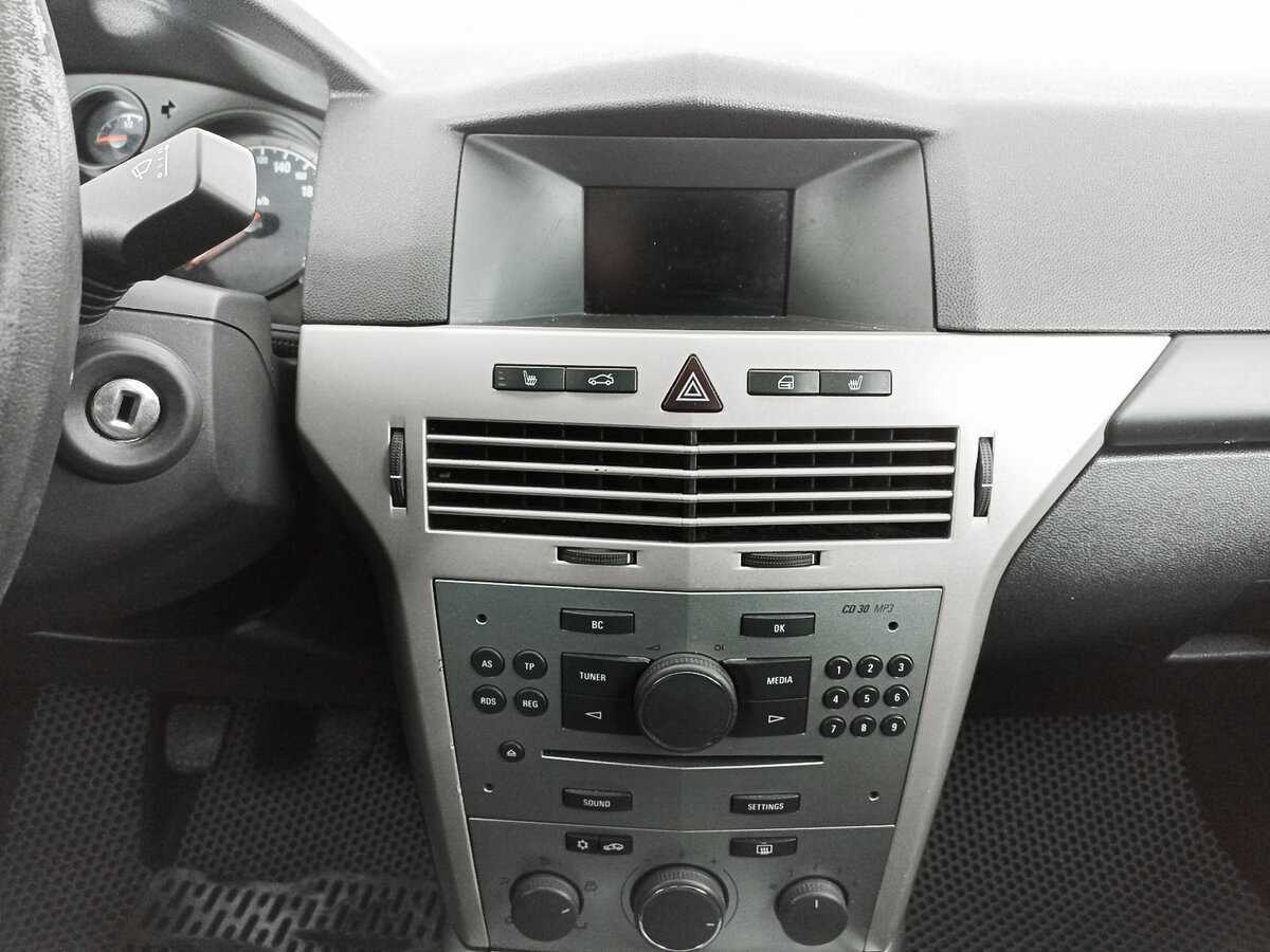 Opel Astra б/у, 2013, Механическая. Фото: #12