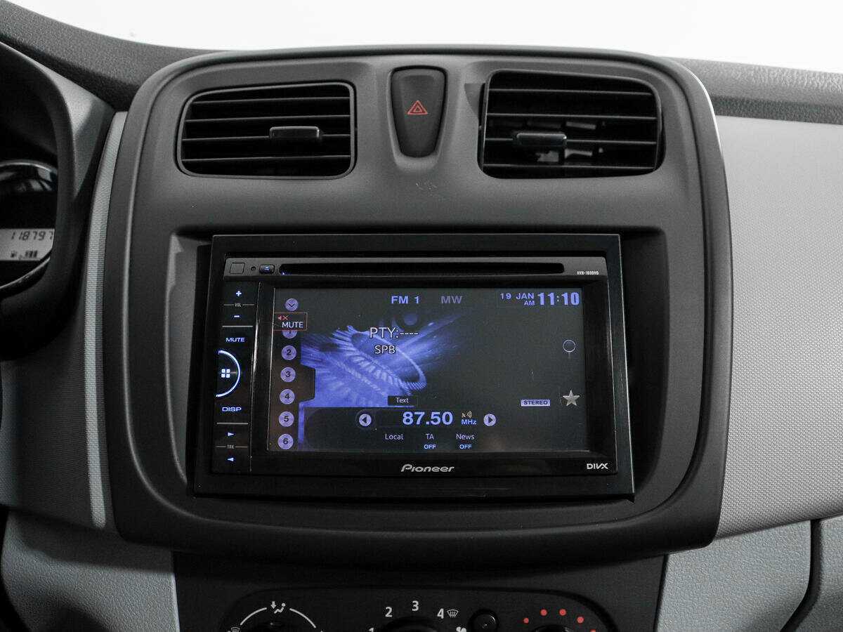 Renault Logan б/у, 2014, Механическая. Фото: #15